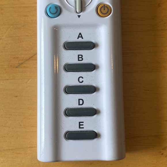 iClicker2 -Excellent new condition - Picture 3 of 4